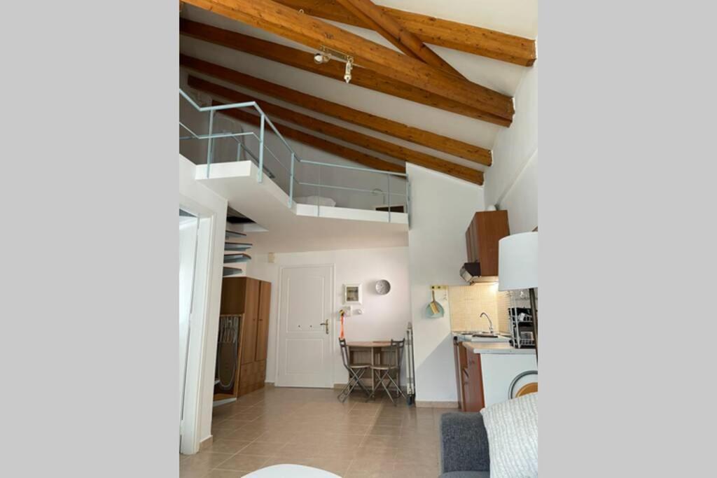 Attic Studio Stay กาลามาตา ภายนอก รูปภาพ